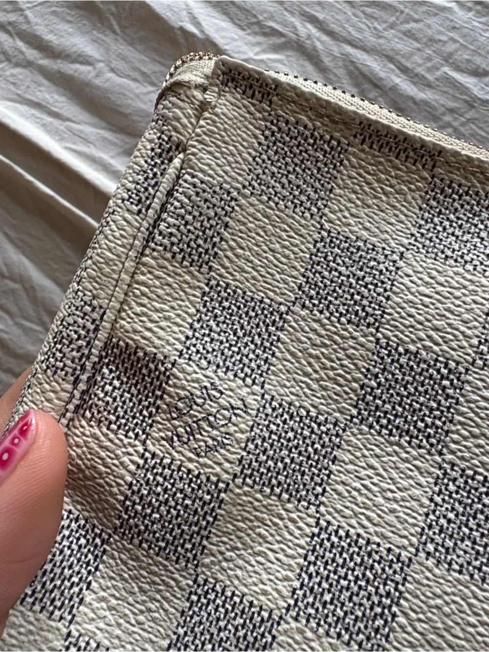 Louis Vuitton Damier Azur Pochette Accessoires - Picture 5 of 8